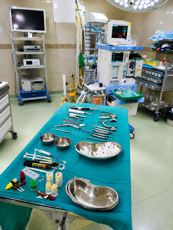Dental operatory with arranged instruments and monitoring equipment